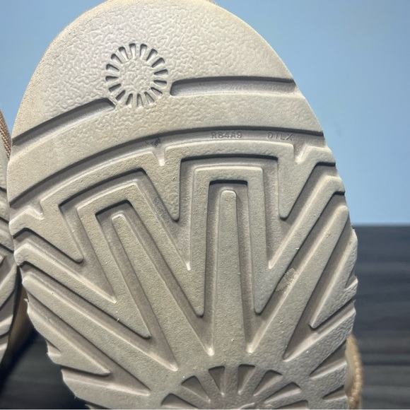 UGG CUSTOMIZABLE BAILEY BOW SHORT CHESTNUT SUEDE SHEARLING LINED US 8 / EU 39 - Picture 13 of 16